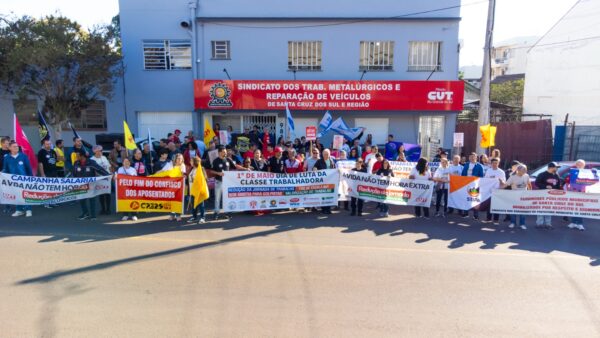 Caminhada em Santa Cruz reforça mobilização pelo fim da escala 6×1